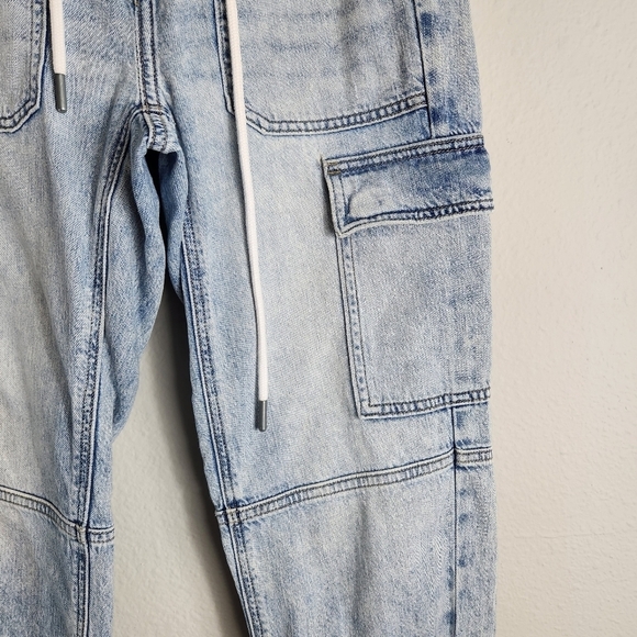 American Eagle Drawstring Waist Light Wash Chambray Cargo Joggers-Size 00 - Picture 7 of 15